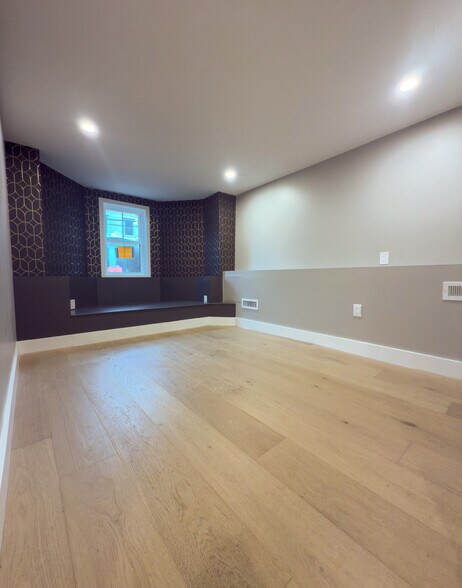 Bedroom 2 - 21 High St
