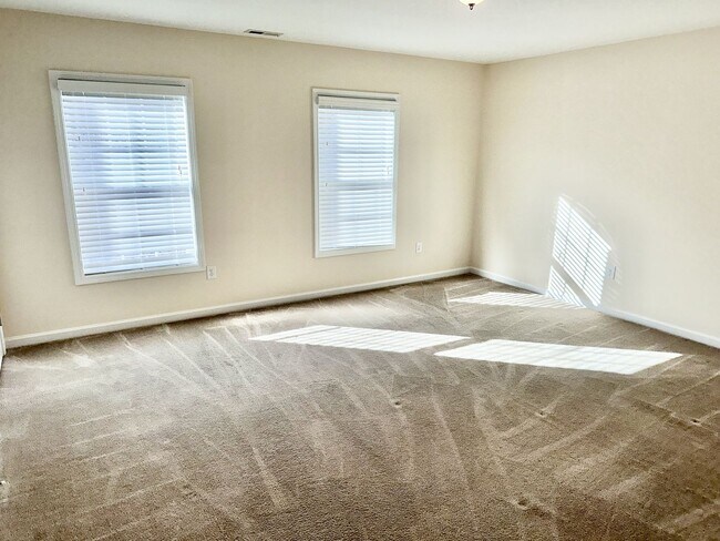 Building Photo - Beautiful home in Everwood!