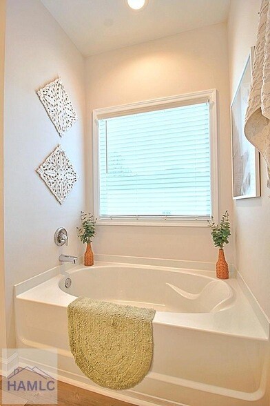 Building Photo - 1560 Arnall Dr