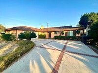 Building Photo - Spacious Newly Remodeled 4 Bedroom Orange ...