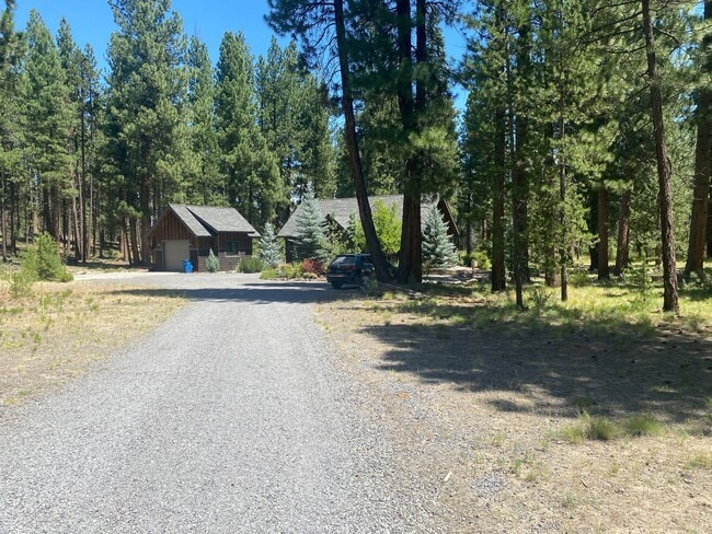 Building Photo - Unfurnished Peaceful River Retreat – Moder...