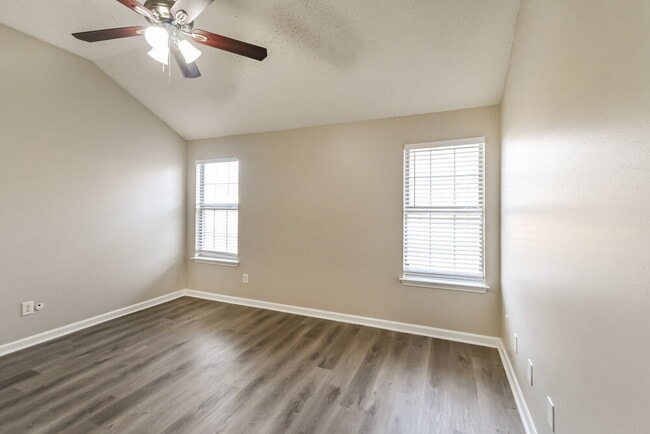 Building Photo - 9044 Snow Drift Ln