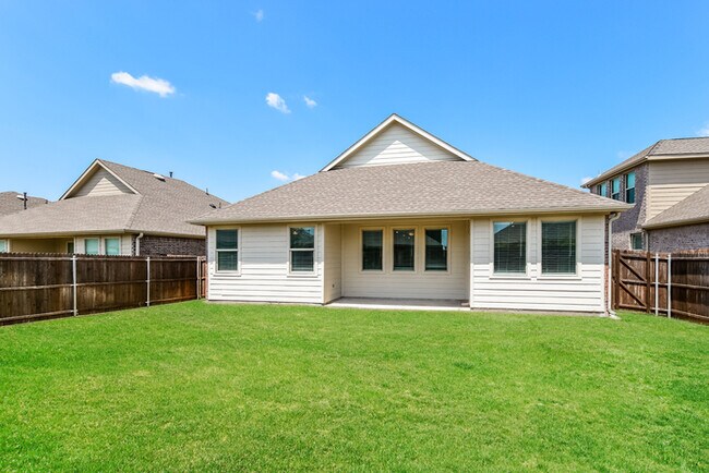 Building Photo - 417 Pepperbark Ave