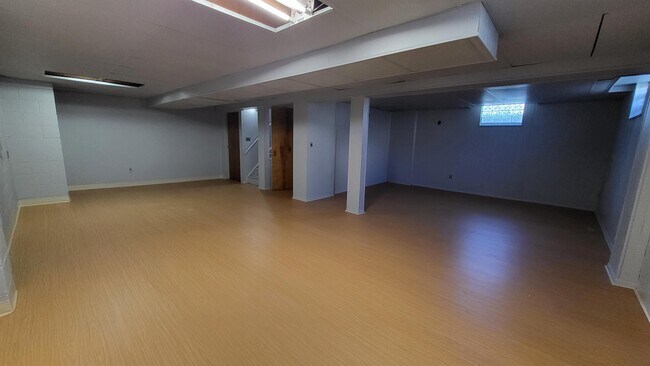Building Photo - 10146 Baughman Rd