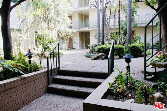 Building Photo - 10240 Camarillo St