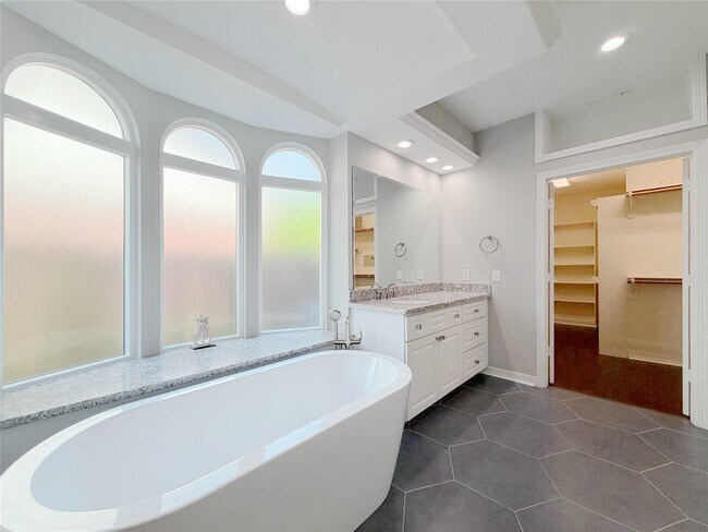 Building Photo - 5714 Brennan Ridge Ln