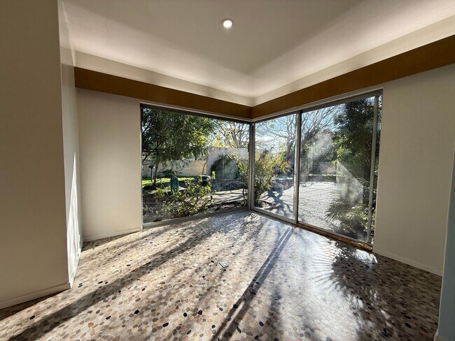 Building Photo - Luxury Upper Piedmont Estate