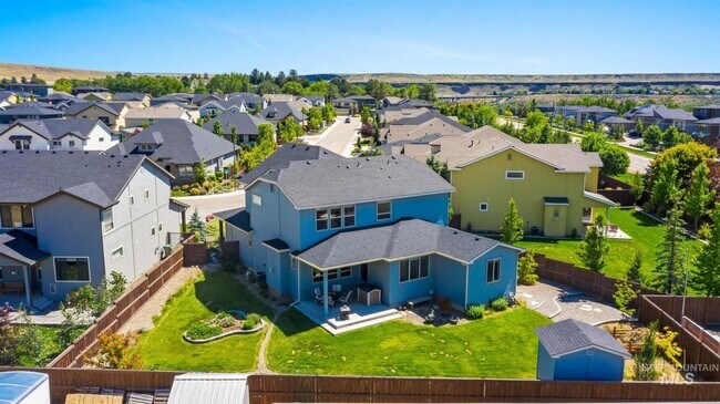 Building Photo - Stunning Modern Home Near NE Foothills | Mountain Views | Designer Finishes