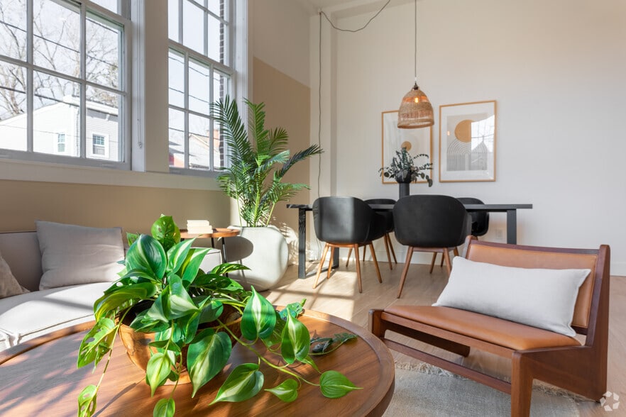 Interior Photo - 160 Union