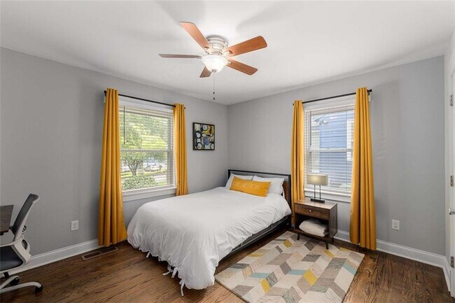 Building Photo - 1134 Knott St SE