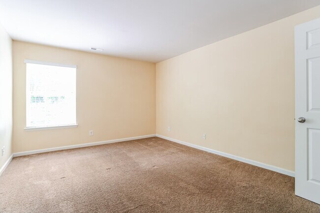 Building Photo - 16002 Raptor Ct