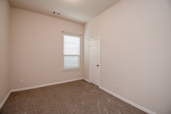 Building Photo - 27231 Symphony Creek Ln