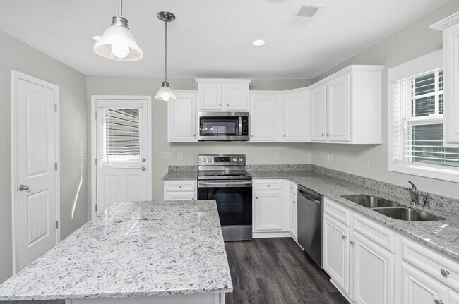 Building Photo - Beautiful Home for Rent in Elgin's Walnut ...