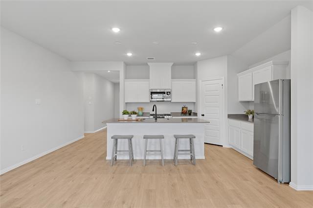 Building Photo - 610 Ridgewood Dr