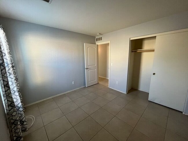 Building Photo - COMING SOON! Gorgeous 3 Bed 2 Bath in Buck...