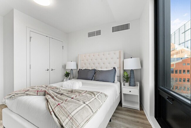 Building Photo - 284 Western Ave