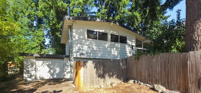 Building Photo - Charming Bellevue Home with Spacious Lot a...