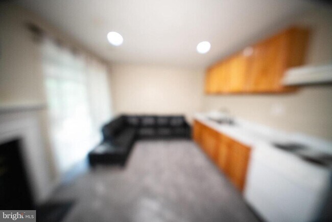 Building Photo - 853 Faraway Ct