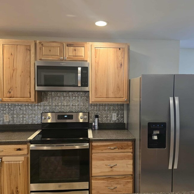 Building Photo - 315 Old Concord Turnpike