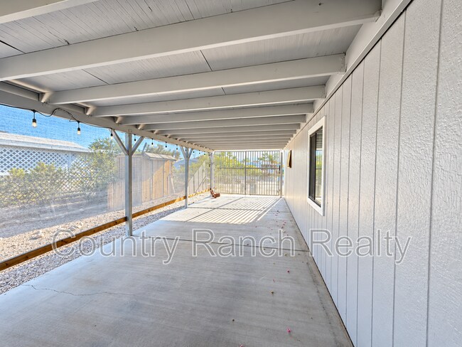 Building Photo - 1635 Yale Dr