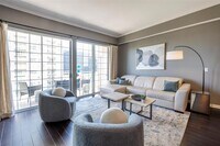 Building Photo - 3225 Turtle Creek Blvd