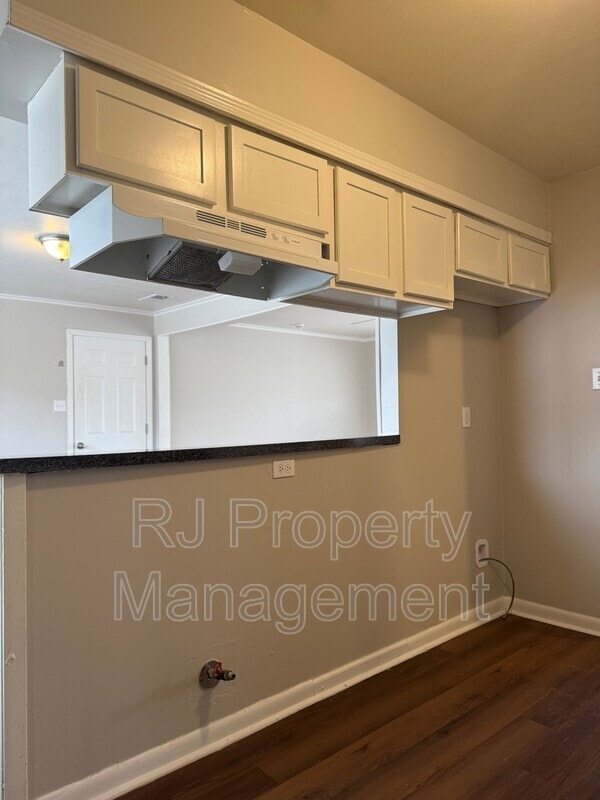 Building Photo - 3792 Southland St