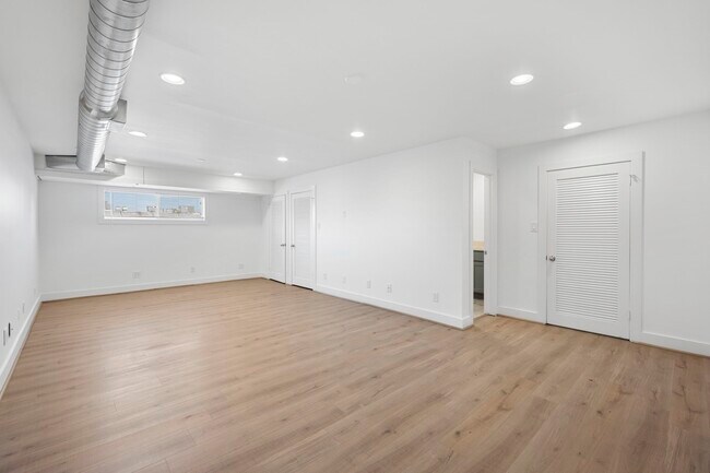 Building Photo - 234 Westheimer Rd