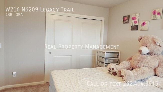 Building Photo - W216 N6209 Legacy Trail-