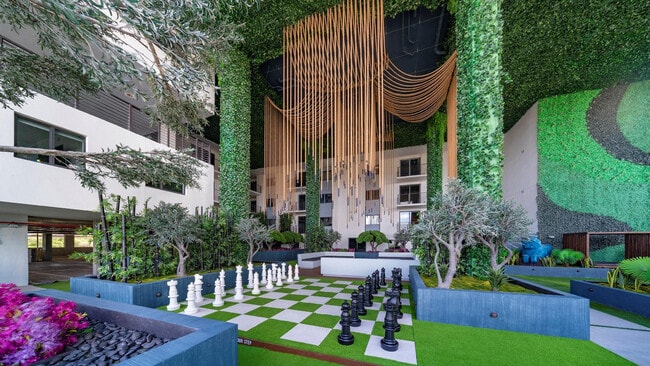 Building Photo - 425-475 E Atlantic Blvd