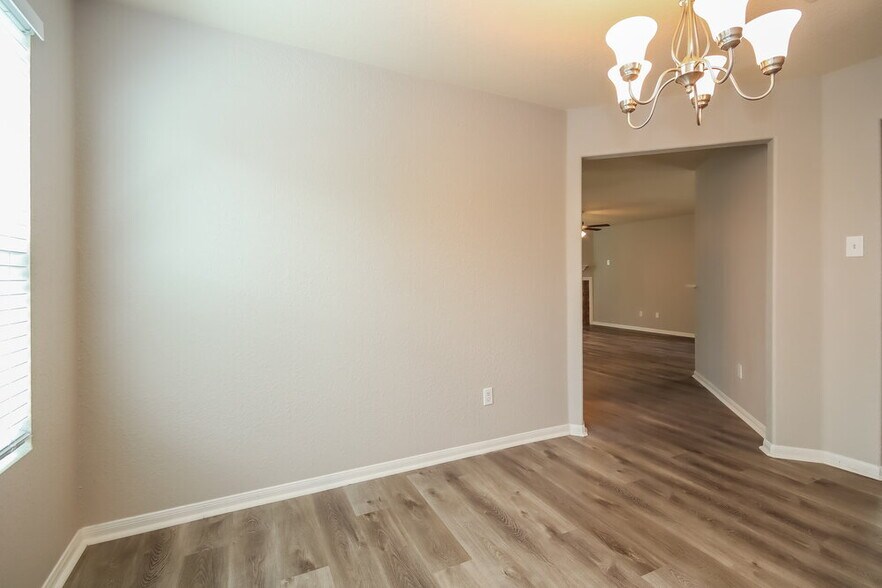 Building Photo - 16746 Warbler Dr