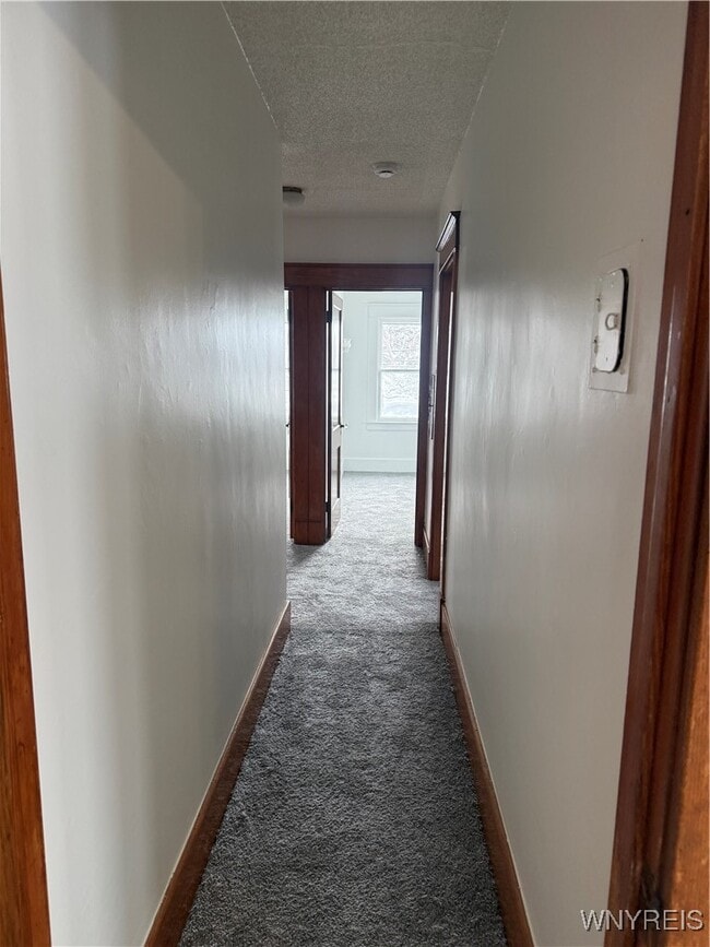 Building Photo - 84 W Hazeltine Ave