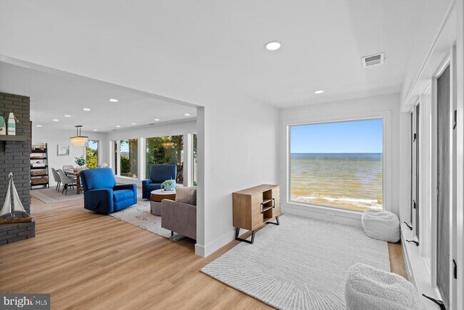 Building Photo - 5510 Beach Dr