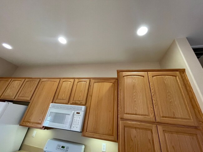 Building Photo - Apple Valley-Del Web Home, 2 Bedrooms,2 Ba...