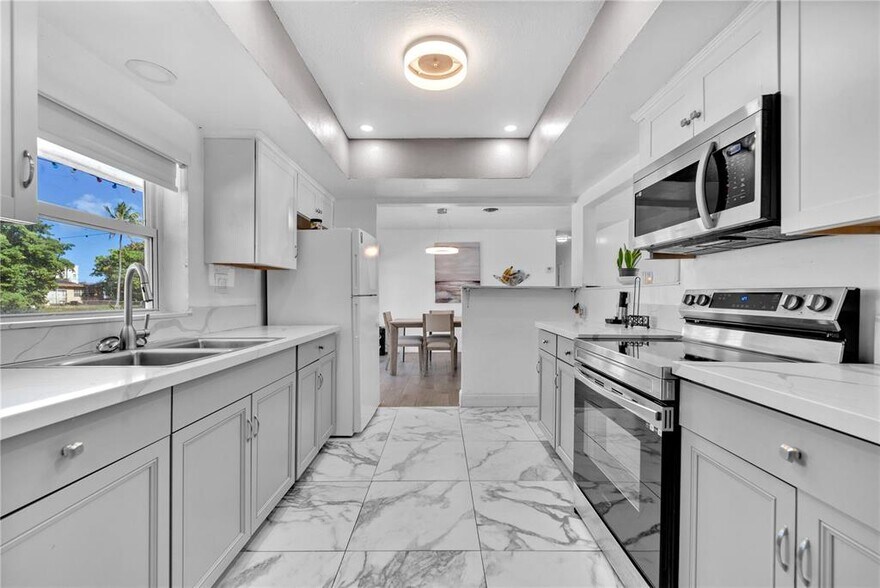 Primary Photo - 20831 NW Miami Ct