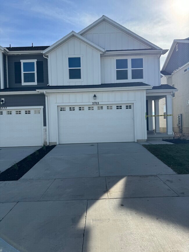 Building Photo - 3783 Big Horn Dr