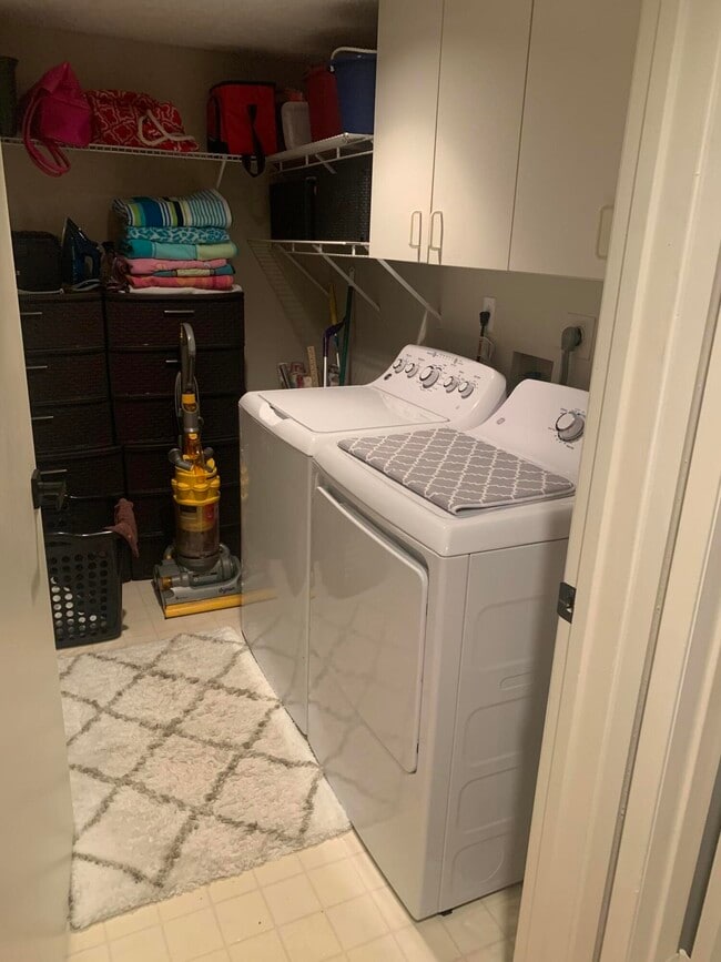 Building Photo - 4734 Lucerne Lakes Blvd