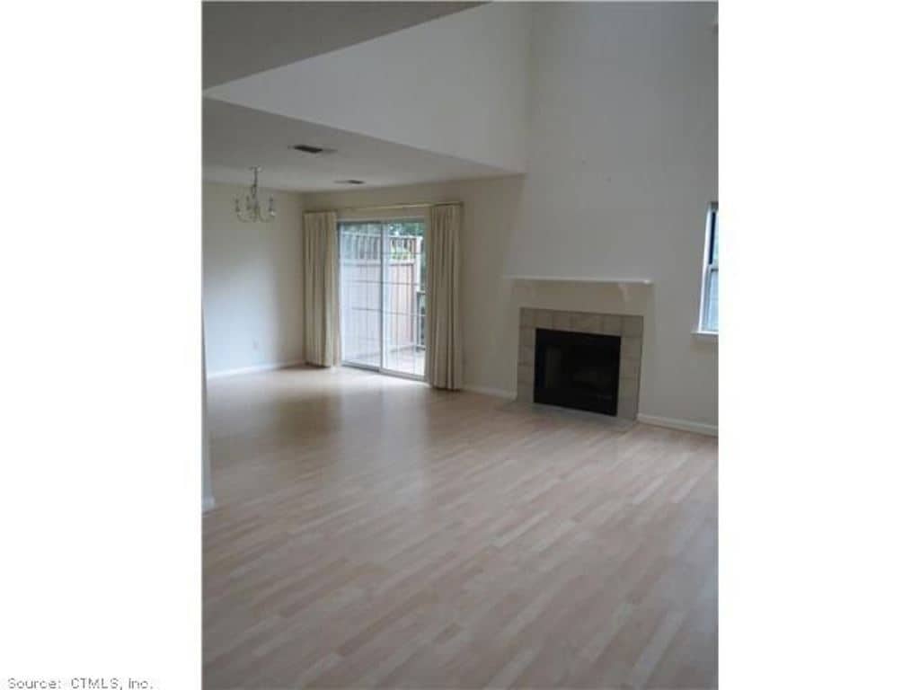 Building Photo - 105 The Mews