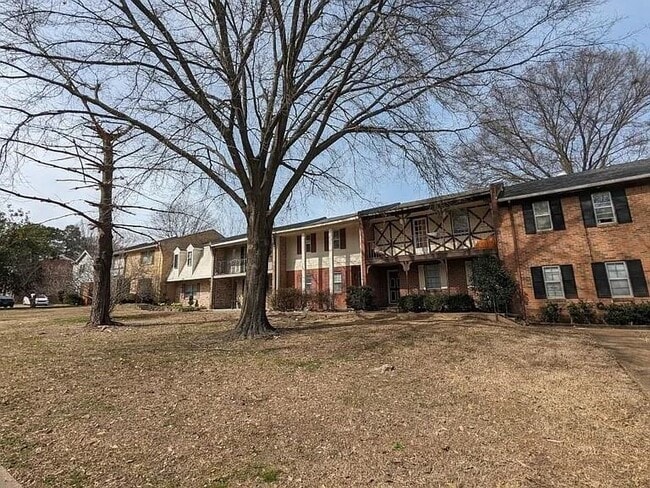Building Photo - 6436 Macon Rd