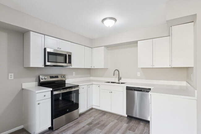 Building Photo - 9114 Kempwood Dr