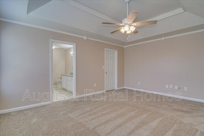 Building Photo - 207 Taylor Cir