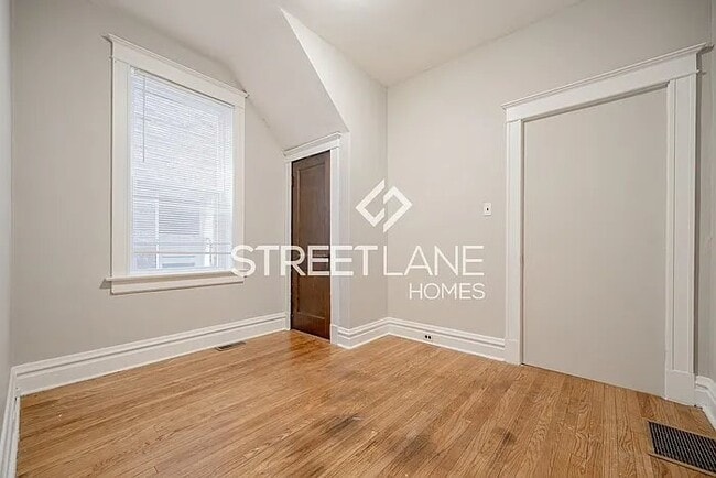 Building Photo - 3631#B South Spring Avenue, 63116; #702517...