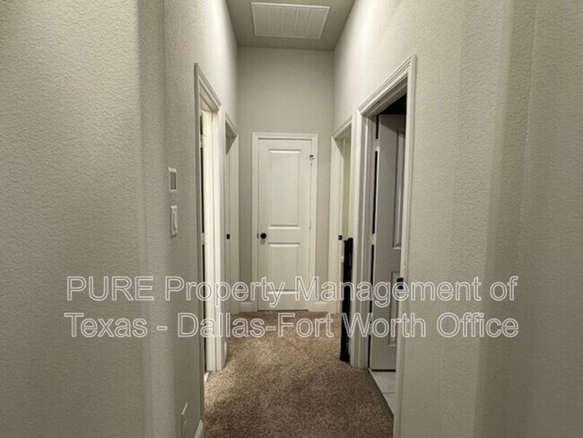 Building Photo - 1612 Town Creek Cir