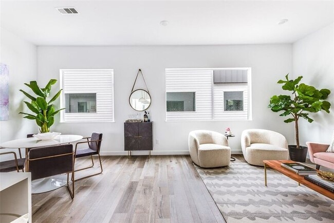 Building Photo - 5026 Bryan St