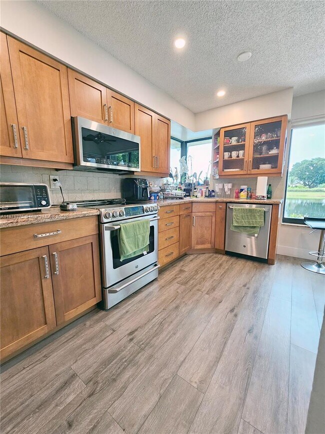 Building Photo - 3483 Emerald Oaks Dr