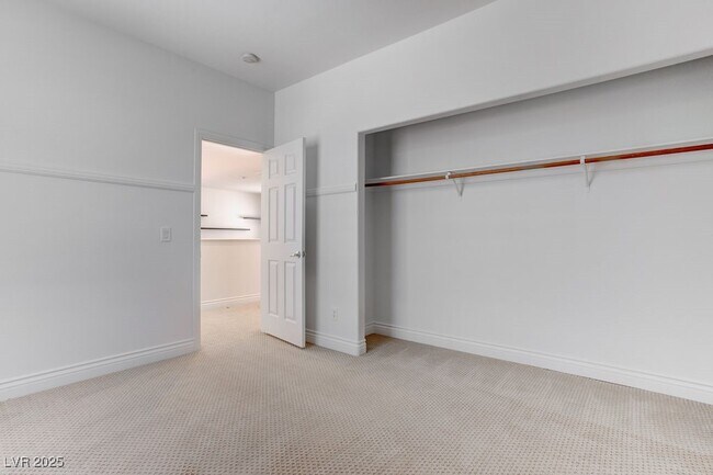 Building Photo - 10381 Walking View Ct