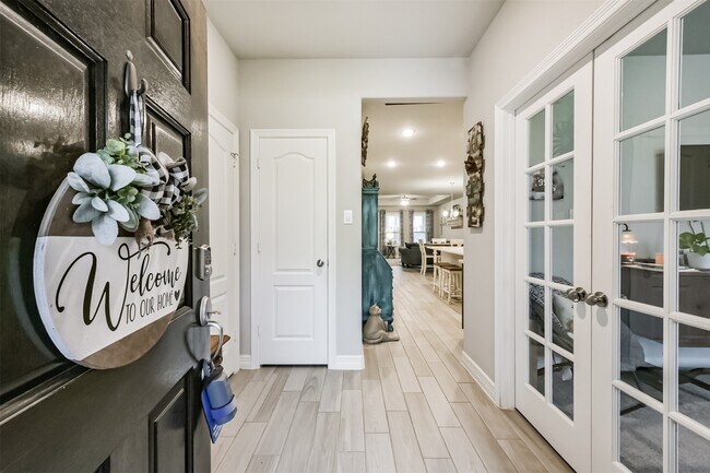 Building Photo - 123 Buttonwood Ct