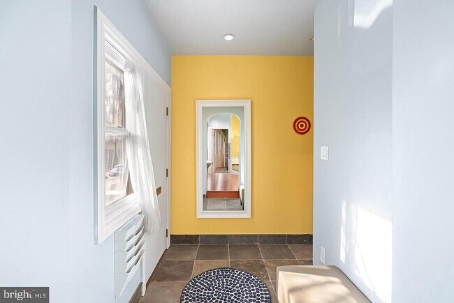 Building Photo - 846 LeCount St