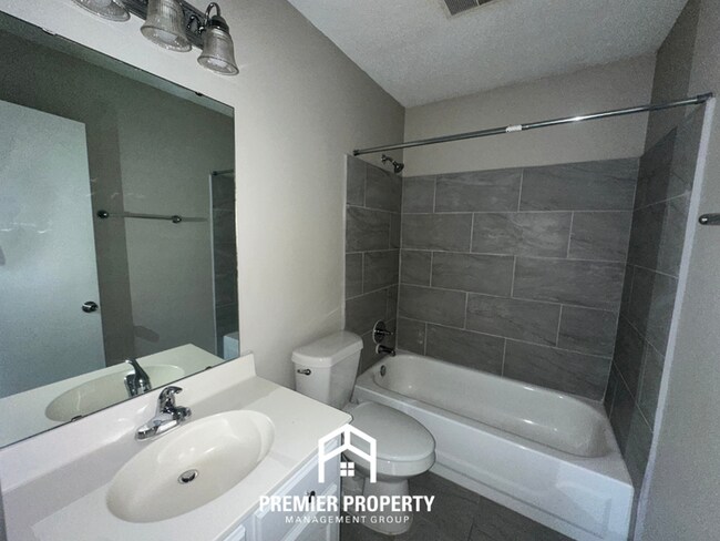 Building Photo - 6235 Shade Tree Dr