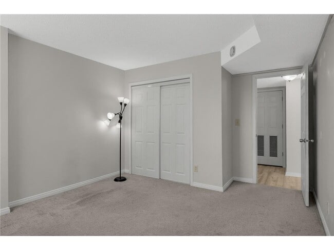 Building Photo - 66 9th St E