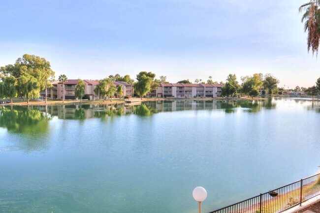 Building Photo - 1ST FULL MONTHS RENT FREE!!! AFFORDABLE UNIT IN NORTH PHOENIX!!!